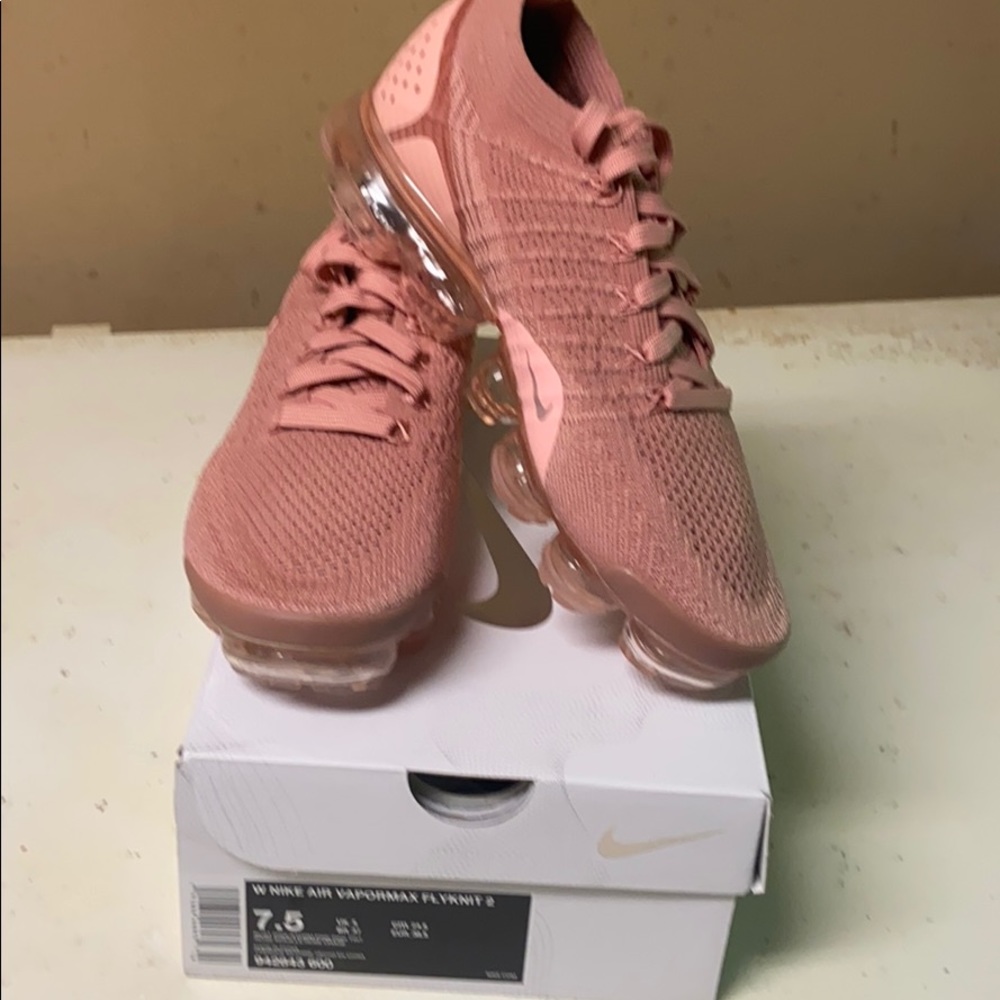 Nike Air Vapormax Flyknit 2